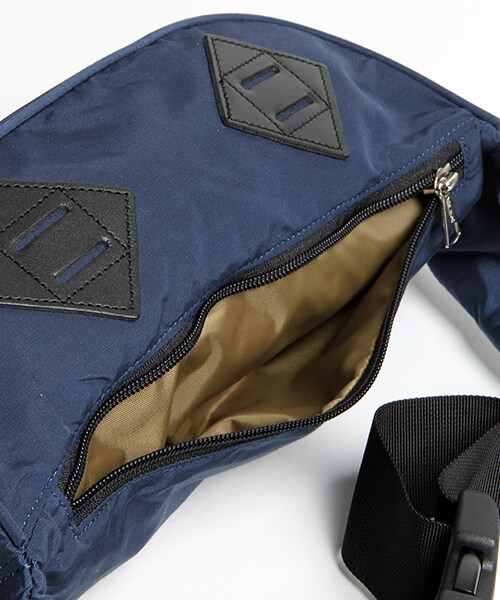 KELTY(ケルティ)の「別注PREMIUM FANN(バッグ・メンズ・ブラック/ネイビー・ONE SIZE)」の11枚目の写真