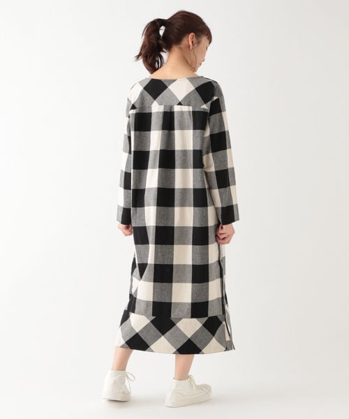 studio CLIP（スタディオクリップ）の「アソートクルーネックスリットワンピース（ワンピース/ドレス・ブラック/レッド/ネイビー）」の6枚目の写真