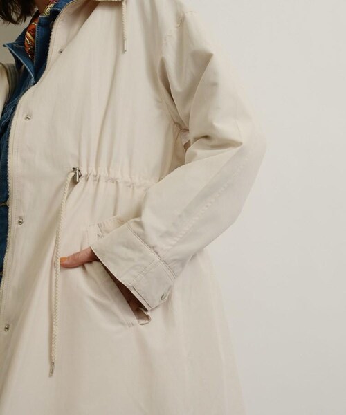 OZOC（オゾック）の「ライナー付ロングマウンテンパーカー（ジャケット/アウター・レディース・カーキ(027)/ネイビー(093)/ナチュラル(050)・38(M)）」の9枚目の写真