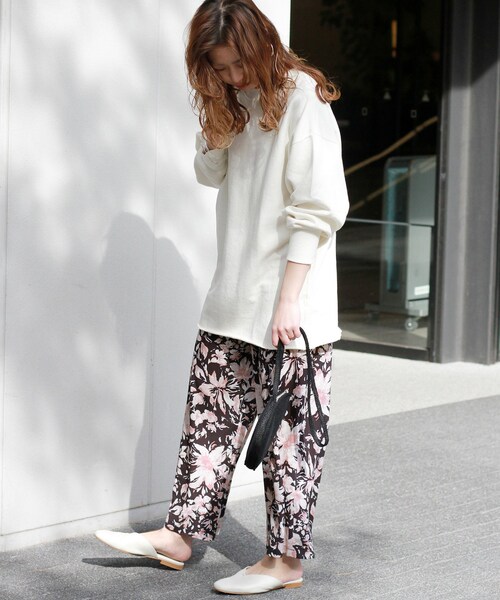 JOURNAL STANDARD relume(ジャーナルスタンダード レリューム)の「ブラック(パンツ・ブラック/36/在庫あり/38)」の4枚目の写真