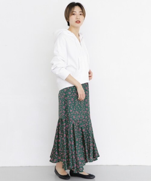 KBF(ケイビーエフ)の「シアーストライプフラワースカート(スカート・レディース・RED/NAVY/GREEN・one)」の4枚目の写真