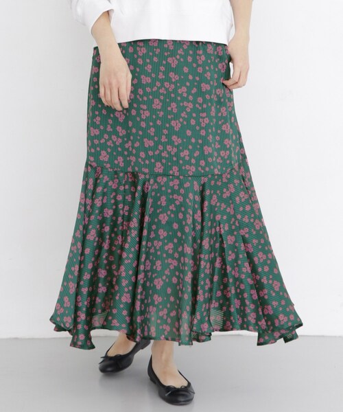 KBF(ケイビーエフ)の「シアーストライプフラワースカート(スカート・レディース・RED/NAVY/GREEN・one)」の3枚目の写真