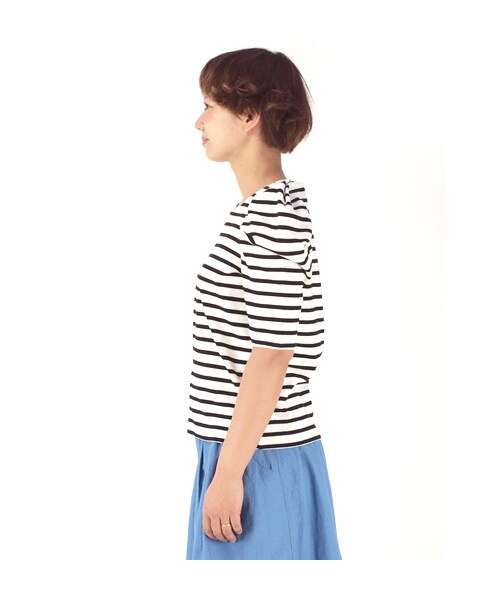 w closet(ダブルクローゼット)の「ボーダーパワーショルダープルオーバー(トップス・レディース・オフホワイト×ブラック/ブルー×オフホワイト/ブラック×オフホワイト・FREE)」の8枚目の写真