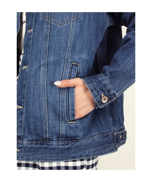 w closet(ダブルクローゼット)の「10ozスラブインディゴデニムGジャン(トップス・レディース・ブルー×デニム/オフホワイト×カツラギ/イエロー×カツラギ・FREE)」の5枚目の写真