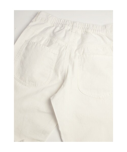 w closet（ダブルクローゼット）の「7ozスラブ入りボーイフレンドホワイトデニムパンツ（パンツ・レディース・ホワイト・FREE）」の4枚目の写真
