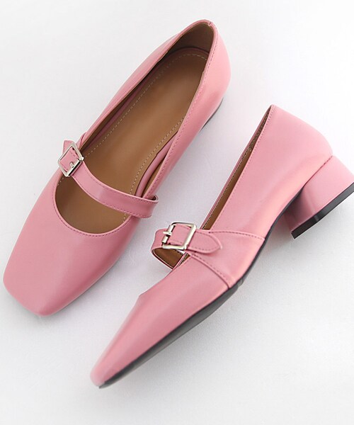 DHOLIC(ディーホリック)の「スクエアストラップフラットシューズ(その他シューズ・レディース・ベージュ/ブラック/ピンク・225/230/235/240/245/250)」の3枚目の写真