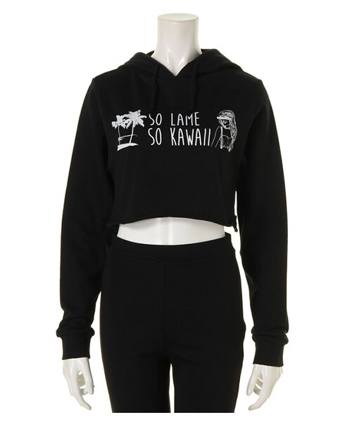 FIG&VIPER（フィグアンドバイパー）の「ショートフーディ SO LAME（トップス・レディース・ブラック/ライトブルー/ライトピンク/レッド/ホワイト・FREE）」の2枚目の写真