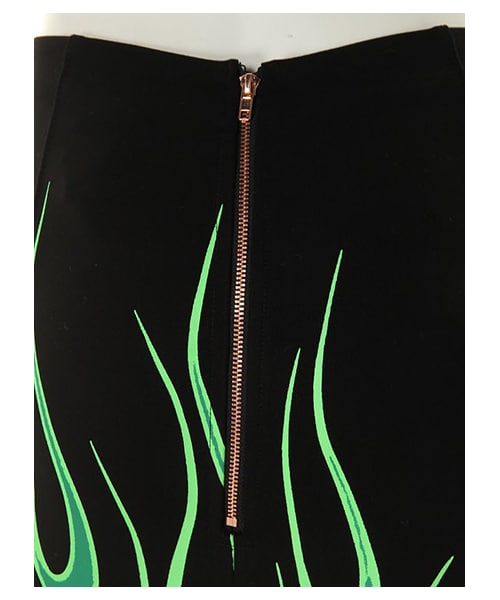 FIG&VIPER(フィグアンドバイパー)の「MINKPINK コラボ ファイヤー柄SK(スカート・レディース・ブラック・FREE)」の5枚目の写真