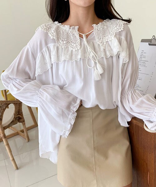 DHOLIC（ディーホリック）の「レースカラーギャザーブラウス（シャツ/ブラウス・レディース・パープル/ホワイト/ブラック・FREE）」の2枚目の写真