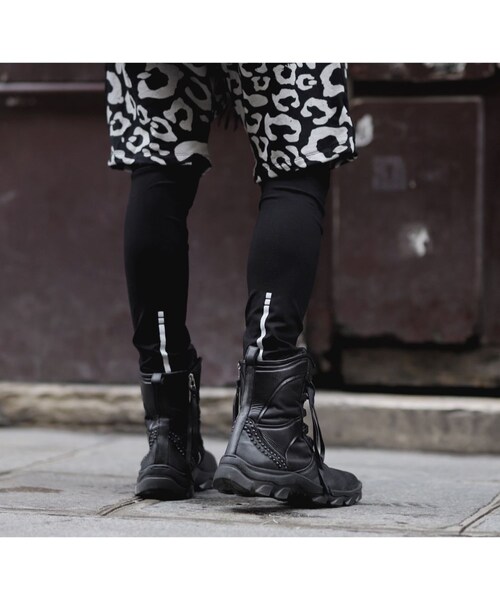 KMRii（ケムリ）の「KMRii ・ケムリ・'19/S/S・BLACK METAL SNEAKER 04