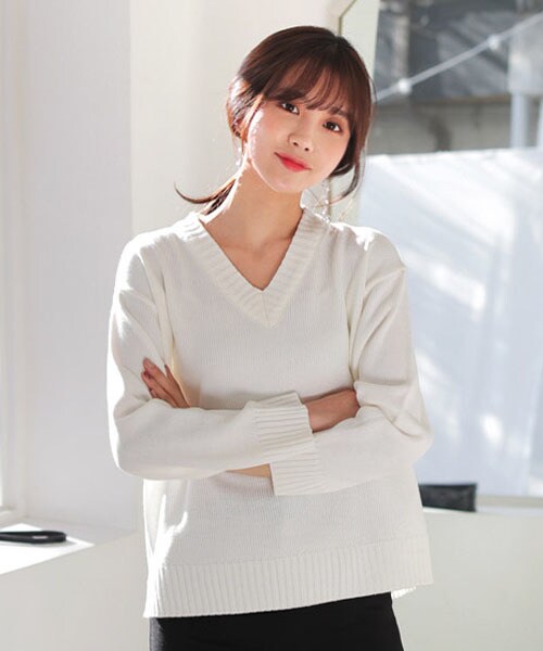 DHOLIC（ディーホリック）の「スリットVネックニット（ニット/セーター・レディース・ピンク/ホワイト/ベージュ/ブラック・FREE）」の2枚目の写真