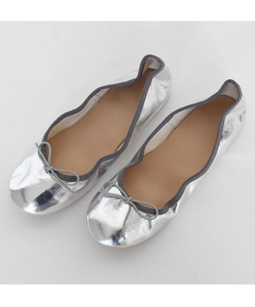 DHOLIC（ディーホリック）の「ラウンドトゥリボンシューズ（バレエシューズ・レディース・ゴールド/シルバー/ホワイト/レッド/ブラック/ブルー・230/235/240/245/250）」の6枚目の写真