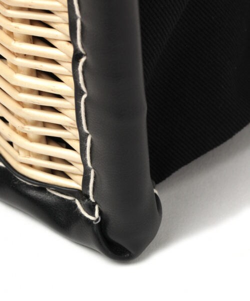 studio CLIP（スタディオクリップ）の「ウィロー2WAYスクエアトートバッグ[WEB先行予約]（バッグ・ブラック/ベージュ）」の11枚目の写真