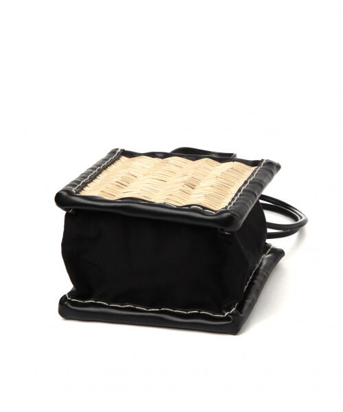 studio CLIP（スタディオクリップ）の「ウィロー2WAYスクエアトートバッグ[WEB先行予約]（バッグ・ブラック/ベージュ）」の5枚目の写真