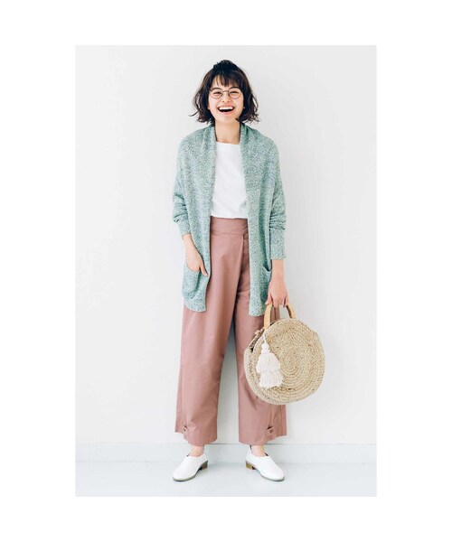 Live in comfort（リブインコンフォート）の「リブ イン コンフォート はまじとコラボ カジュアルスタイルがきれいめにまとまる やわらかフラットシューティー〈ホワイト〉（バッグ・財布・靴 > 靴 > その他シューズ・レディース・ホワイト・ｻｲｽﾞ24-24.5cm/ｻｲｽﾞ25-25.5cm/ｻｲｽﾞ23-23.5cm/ｻｲｽﾞ22-22.5cm）」の8枚目の写真