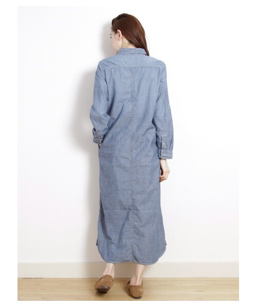 earth music&ecology（アースミュージックアンドエコロジー）の「・シャンブレーマキシシャツワンピース（ワンピース・レディース・インディゴ/ライトインディゴ・M/S）」の5枚目の写真