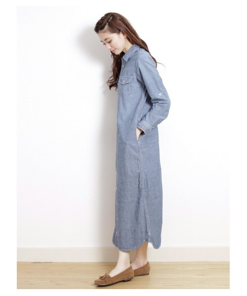 earth music&ecology（アースミュージックアンドエコロジー）の「・シャンブレーマキシシャツワンピース（ワンピース・レディース・インディゴ/ライトインディゴ・M/S）」の4枚目の写真