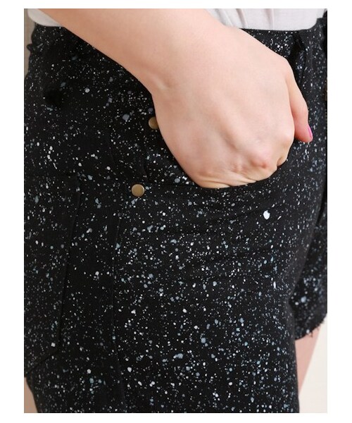 E hyphen world gallery（イーハイフンワールドギャラリー）の「【Special Price】ペイント風プリントショートパンツ（ショートパンツ・レディース・ベージュ/ブラック/ホワイト・M/S）」の9枚目の写真