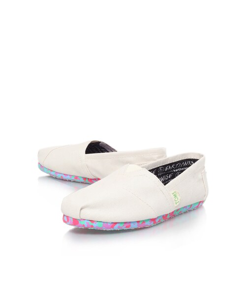 TOMS（トムス）の「EARTHWSE CLASSIC（シューズ・レディース・BEIGE・36/37/38/39/40/41）」の2枚目の写真