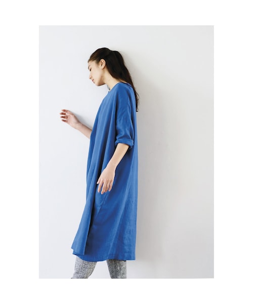 avecmoi(アヴェクモワ)の「avecmoi リネンワンピース〈ブルー〉(レディースファッション > ワンピース・チュニック > ワンピース・レディース・ブルー・1/2)」の4枚目の写真