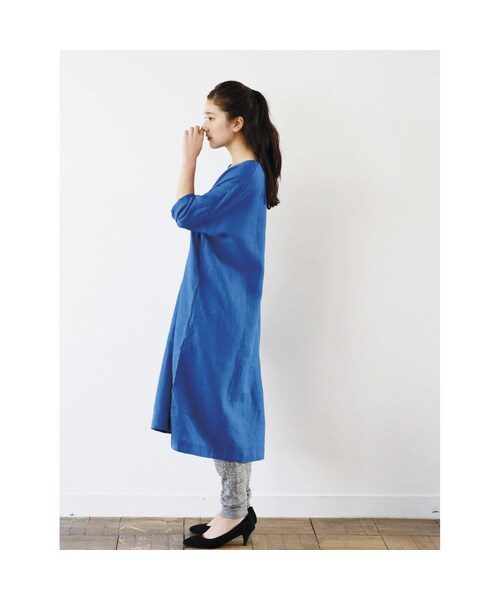 avecmoi(アヴェクモワ)の「avecmoi リネンワンピース〈ブルー〉(レディースファッション > ワンピース・チュニック > ワンピース・レディース・ブルー・1/2)」の5枚目の写真