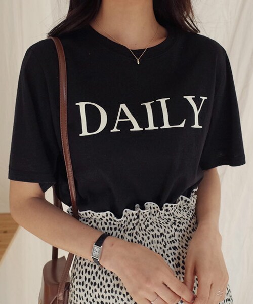DHOLIC（ディーホリック）の「DAILYハーフスリーブTシャツ（Tシャツ/カットソー・レディース・ホワイト/ブラック/ピンク/ベージュ/イエロー・FREE）」の2枚目の写真