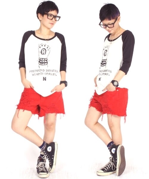 RNA(アールエヌエー)の「カラークラッシュショーパン(パンツ・レディース・オフホワイト/シアンブルー/シグナルレッド・S/M)」の3枚目の写真