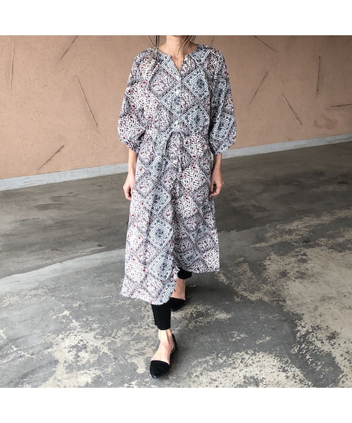 copine（コピン）の「【スペシャルプライス！定価3190円→1430円】大人気シリーズ！キーネックレトロ花柄ガウンワンピース(2color)【クリックポスト対象商品】（ワンピース・レディース・その他）」の9枚目の写真