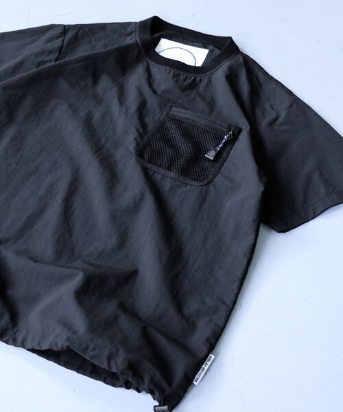 URBAN RESEARCH DOORS（アーバンリサーチドアーズ）の「BURLAP OUTFITTER×DOORS 別注MESH POCKET T-SHIRTS（トップス・メンズ・ORANGE/TURQUOISE/BLACK/PURPLE・M/L）」の4枚目の写真