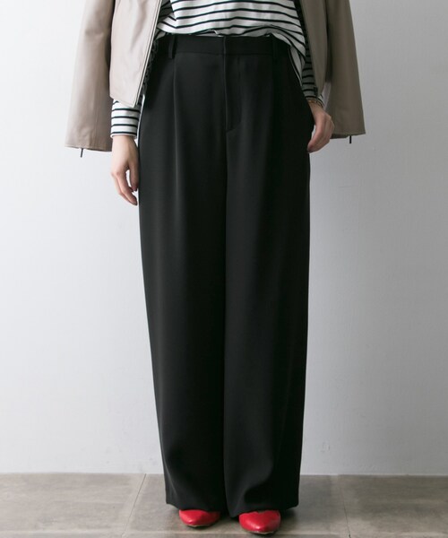 URBAN RESEARCH（アーバンリサーチ）の「タックワイドパンツ（パンツ・レディース・OFF/BEIGE/BLACK・36/38）」の4枚目の写真