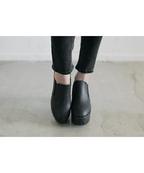 STYLENANDA（スタイルナンダ）の「シンプル厚底パンプス（シューズ・レディース・ブラック・230(230)/235(235)/240(240)/245(245)）」の2枚目の写真