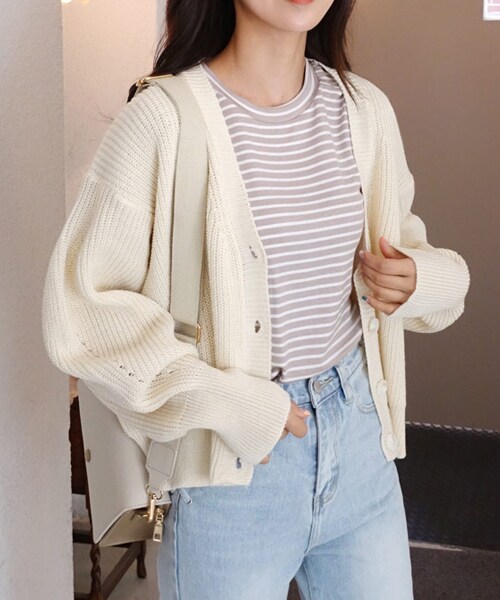 DHOLIC（ディーホリック）の「パフスリーブニットカーディガン（カーディガン/ボレロ・レディース・パープル/ホワイト/ブラック・FREE）」の2枚目の写真