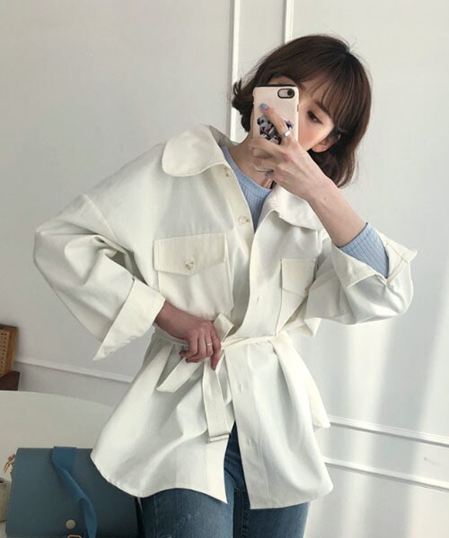 DHOLIC（ディーホリック）の「ベルトSETポケットボタンジャケット（ミリタリージャケット・レディース・ベージュ/ホワイト/ブラック・FREE）」の2枚目の写真