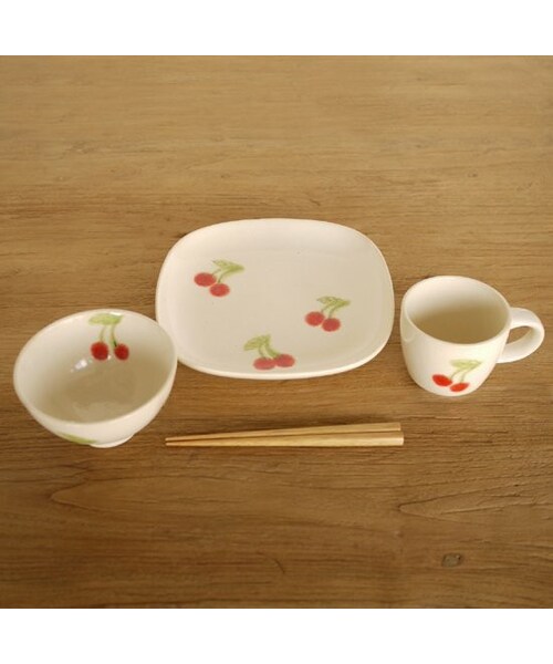 Madu（マディ）の「角皿 さくらんぼ（）」 - WEAR