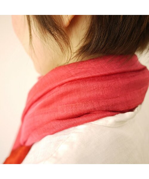 Madu（マディ）の「バイカラーストール レッド（その他・その他・約80cm×190cm）」の4枚目の写真