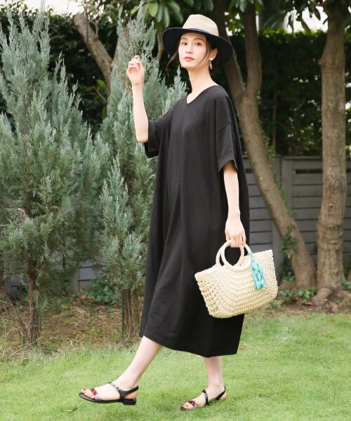 GLOBAL WORK（グローバルワーク）の「Aラインロングワンピース【UVケア】（ワンピース/ドレス・ブラック/ベージュ/オリーブ）」の5枚目の写真