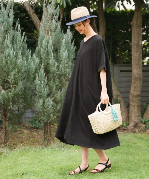 GLOBAL WORK（グローバルワーク）の「Aラインロングワンピース【UVケア】（ワンピース/ドレス・ブラック/ベージュ/オリーブ）」の4枚目の写真