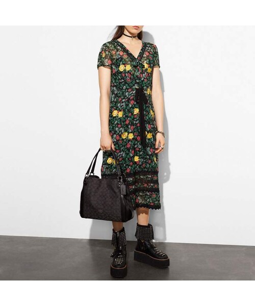 COACH（コーチ）の「Coach Edie Shoulder Bag 31 In Signature Jacquard（ショルダーバッグ・レディース・khaki/brown/light gold/black smoke/black/silver）」の5枚目の写真