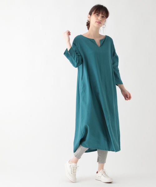 studio CLIP（スタディオクリップ）の「リネンレーヨンキーネックリラックスワンピース（ワンピース/ドレス・スモーク/ベージュ/イエロー/グリーン/ネイビー）」の4枚目の写真
