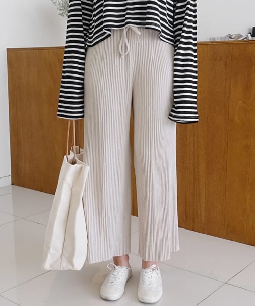 DHOLIC(ディーホリック)の「ドローストリングプリーツワイドパンツ(その他パンツ・レディース・ベージュ/ホワイト/ブラック・FREE)」の2枚目の写真