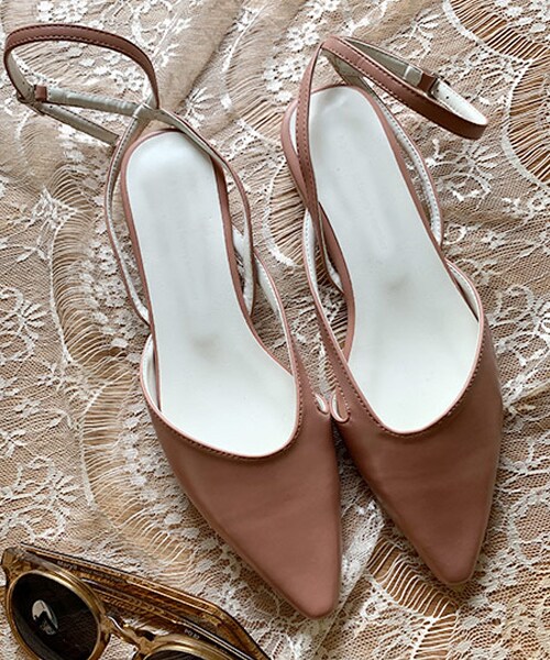 DHOLIC（ディーホリック）の「フラットアンクルストラップシューズ（その他シューズ・レディース・ベージュ/ブラック/ピンク/ホワイト・230/235/240/245/250）」の4枚目の写真