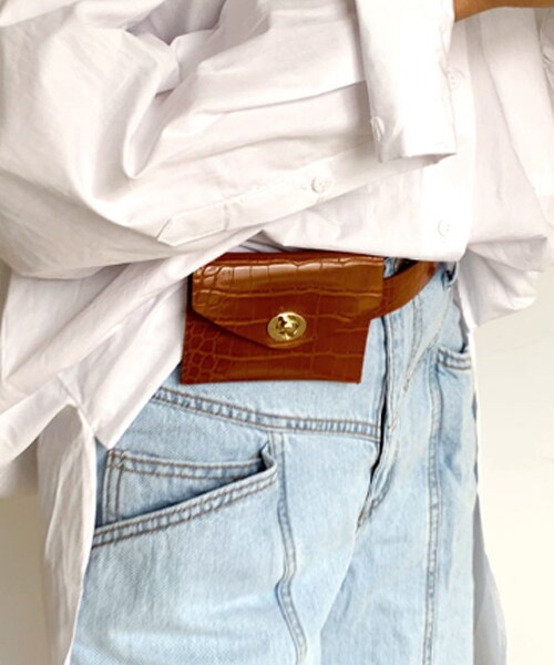 DHOLIC（ディーホリック）の「2WAYクロコスキン調ウエストポーチ（ボディバッグ/ウエストポーチ・レディース・ブルー/ピンク/ブラウン/ブラック/ベージュ・FREE）」の3枚目の写真