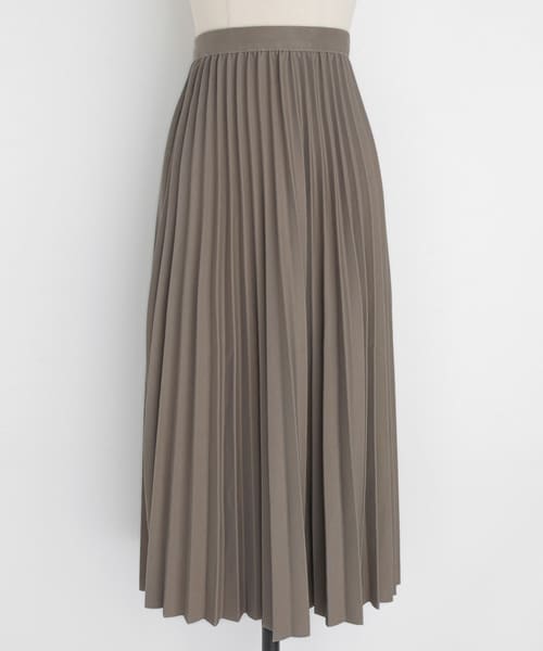 DHOLIC（ディーホリック）の「シルキープリーツロングスカート（スカート・レディース・ブラック/グリーン/ベージュ/レッド・FREE）」の2枚目の写真