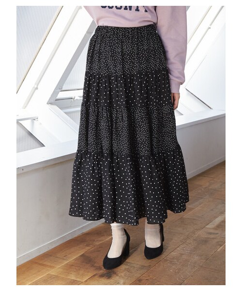 earth music&ecology（アースミュージックアンドエコロジー）の「ミックスパターンティアードスカート（スカート・ドット/フラワーベージュ/フラワーブラック・F）」の5枚目の写真