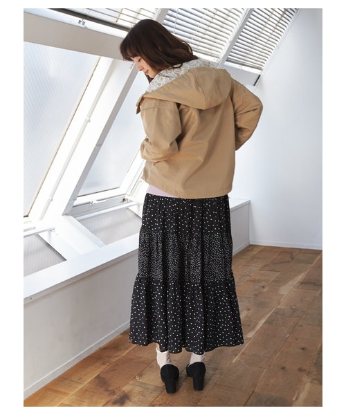 earth music&ecology（アースミュージックアンドエコロジー）の「ミックスパターンティアードスカート（スカート・ドット/フラワーベージュ/フラワーブラック・F）」の8枚目の写真