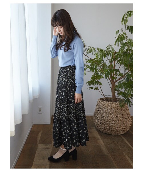 earth music&ecology（アースミュージックアンドエコロジー）の「ミックスパターンティアードスカート（スカート・ドット/フラワーベージュ/フラワーブラック・F）」の3枚目の写真