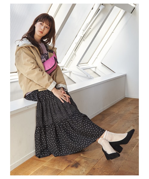 earth music&ecology（アースミュージックアンドエコロジー）の「ミックスパターンティアードスカート（スカート・ドット/フラワーベージュ/フラワーブラック・F）」の6枚目の写真