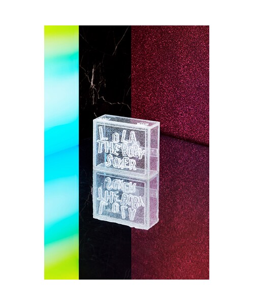 202FACTORY（202ファクトリー）の「LOLA BOX CLUTCH BAG（バッグ・レディース・TRANSPARENT GLITTER・*15.5M X 13CM X 5.5CM）」の6枚目の写真