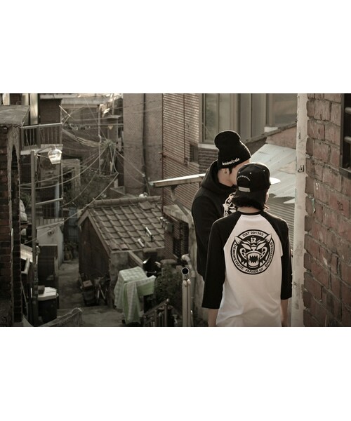 DEMONSTRATE（デモンストレート）の「DEMONSTRATE TIGER RAGLAN（トップス・メンズ・その他・M/L）」の2枚目の写真