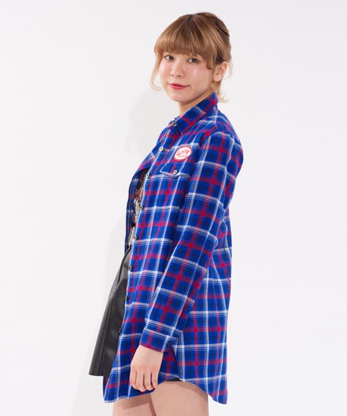 Aymmy in the batty girls（エイミーインザバッティーガール）の「SCRIBBLE LONG SHIRTS（トップス・レディース・レッド/ブルー・M）」の3枚目の写真